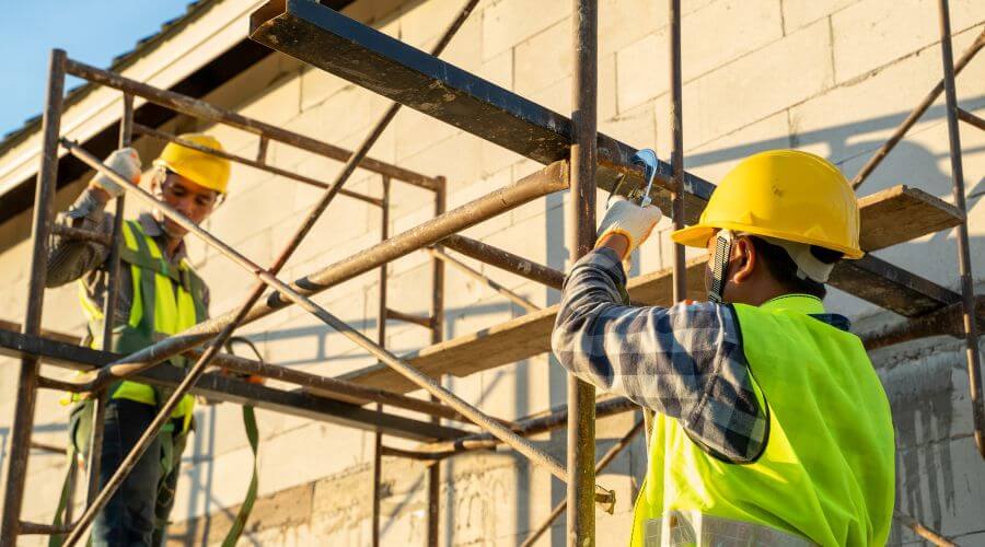 Professional gutter cleaning in Walcott, IA